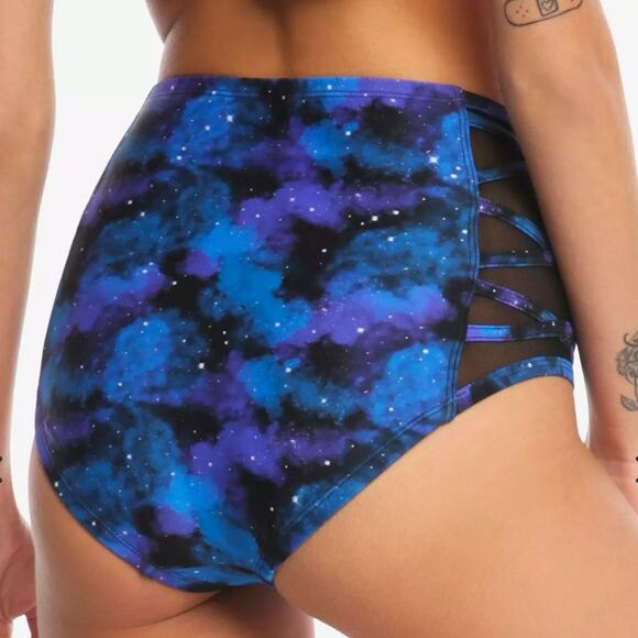 NWT Hot Topic Women's Galaxy High Waisted Swim Bikini Bottoms Plus Size 4X - Picture 2 of 12